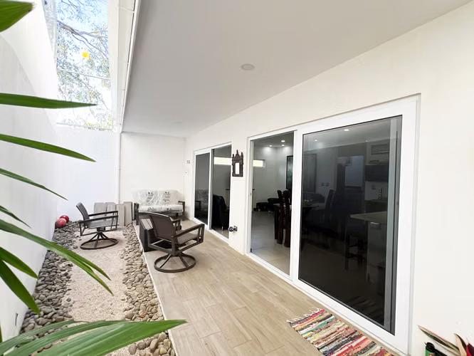 Casa en alquiler en Santa Ana. 3 habitaciones + TV. Condominio con amenidades. - Imagen 6