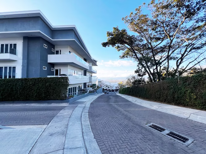 Casa en venta en Santa Ana. 3 habitaciones + TV. Condominio con amenidades. - Imagen 19