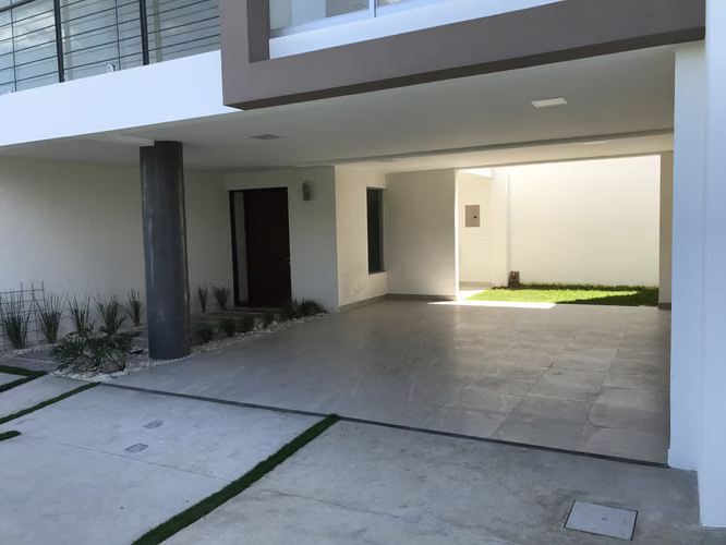 Venta casa Lourdes/ ¡Inversión Inteligente! Townhouse con Rentabilidad Inmediata - Imagen 10