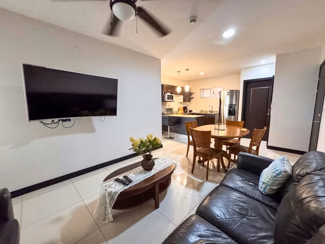 Alquiler de apartamento amueblado en la Guácima - Imagen 5