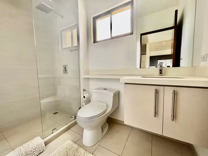SANTA ANA CENTRO! BELLO APARTAMENTO 2 HAB/ 2 BAÑOS/ 2 PARQUEOS - Imagen 16