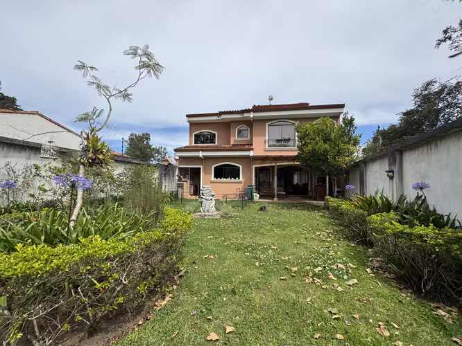Condominio en Cartago en venta, 2 pisos, Locación perfecta. Mejor, más cerca, más seguro. JLBR