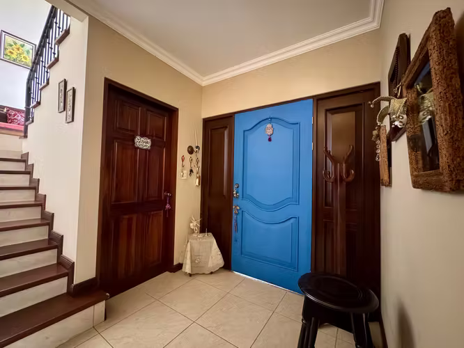 Condominio en Cartago en venta, 2 pisos, Locación perfecta. Mejor, más cerca, más seguro. JLBR