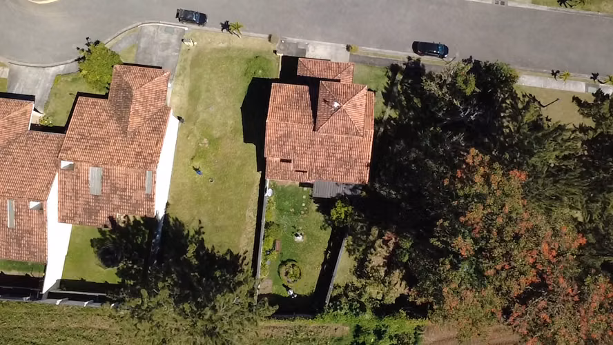 Condominio en Cartago en venta, 2 pisos, Locación perfecta. Mejor, más cerca, más seguro. JLBR