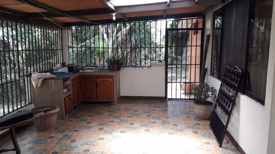 Casa en venta 1 nivel independiente-Alajuela - Uso de suelo residencal -comercial - Imagen 4