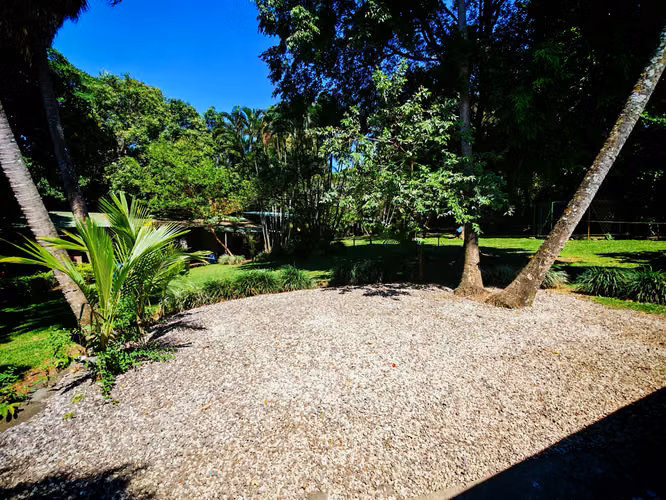 *Venta de Propiedad con Uso Mixto en Río Oro de Santa Ana