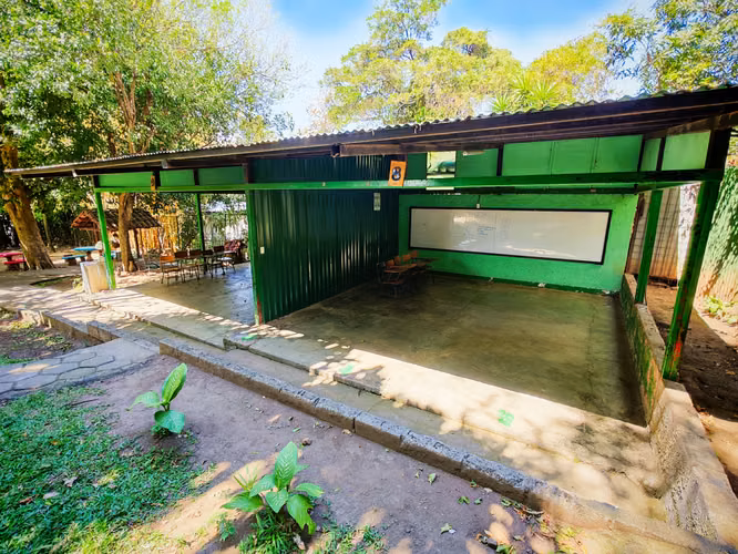 *Venta de Propiedad con Uso Mixto en Río Oro de Santa Ana