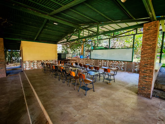 *Venta de Propiedad con Uso Mixto en Río Oro de Santa Ana