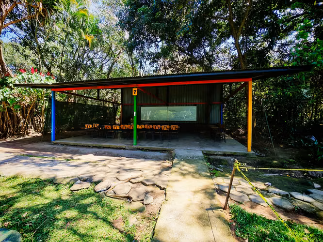 *Venta de Propiedad con Uso Mixto en Río Oro de Santa Ana