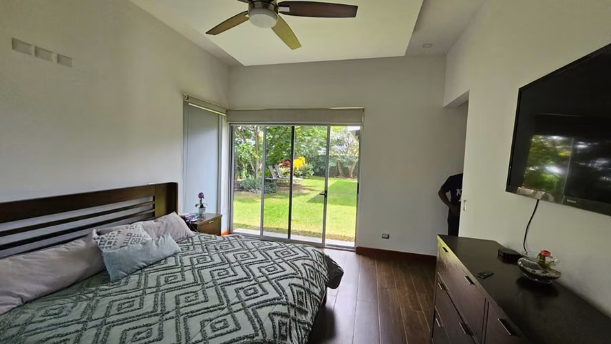 SAN RAFAEL, ALAJUELA, ALQUILER DE IMPRESIONANTE CASA DE LUJO EN CONDOMINIO