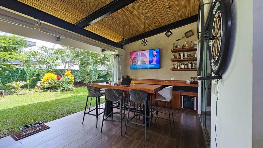 SAN RAFAEL, ALAJUELA, ALQUILER DE IMPRESIONANTE CASA DE LUJO EN CONDOMINIO