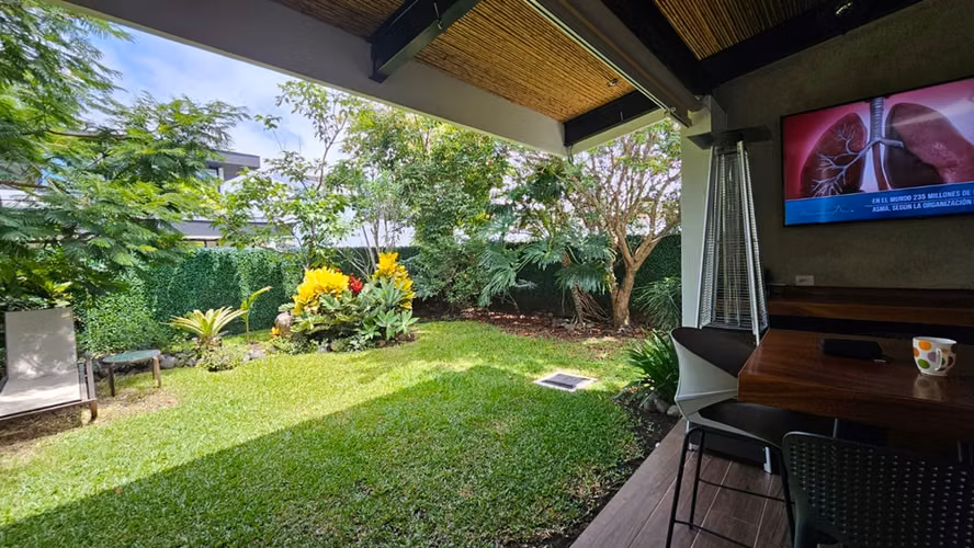 SAN RAFAEL, ALAJUELA, ALQUILER DE IMPRESIONANTE CASA DE LUJO EN CONDOMINIO