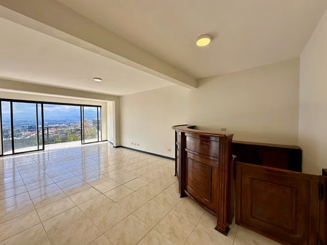 Venta de Casa Independiente en Escazú, Bello Horizonte. - Imagen 6