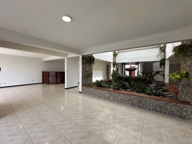 Venta de Casa Independiente en Escazú, Bello Horizonte. - Imagen 4
