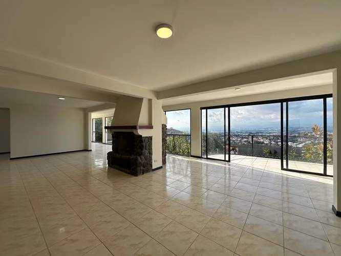 Venta de Casa Independiente en Escazú, Bello Horizonte. - Imagen 5