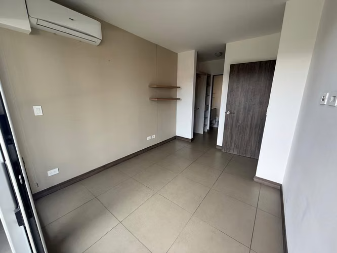 Apartamento semi amoblado en alquiler en Rohrmoser con vistas urbanas (ref : 37) - Imagen 10