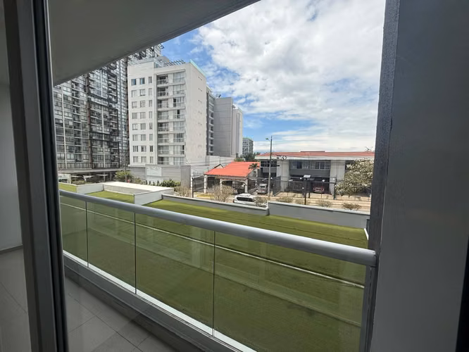 Apartamento semi amoblado en alquiler en Rohrmoser con vistas urbanas (ref : 37) - Imagen 7