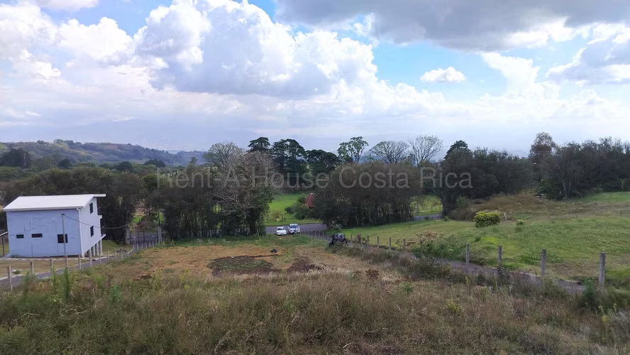 Venta de lote de 2003 m2 en Poas Alajuela
