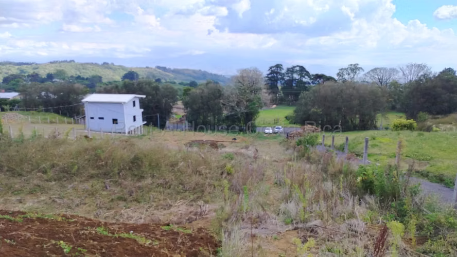 Venta de lote de 2003 m2 en Poas Alajuela