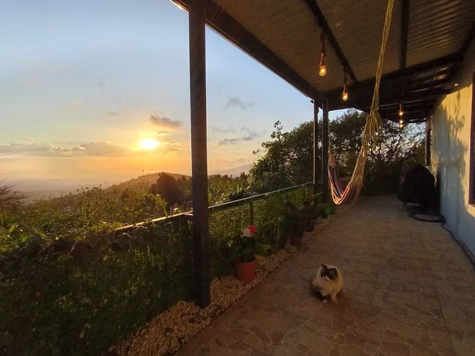 CASA  CON VISTA DE LUJO  AL GOLFO DE NICOYA, SAN RAMÓN,ALAJUELA