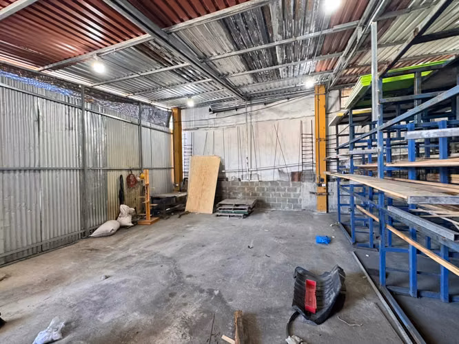 Venta de propiedad comercial de 1163 m2 en Mercedes Norte de Heredia -EU