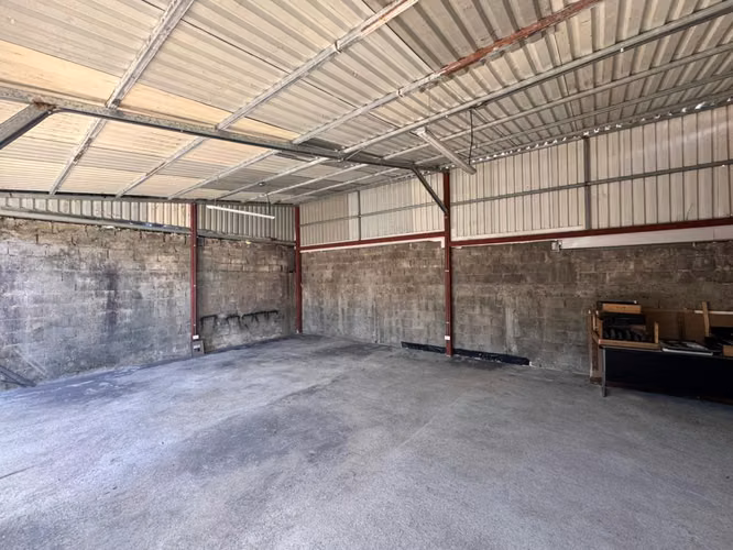 Venta de propiedad comercial de 1163 m2 en Mercedes Norte de Heredia -EU