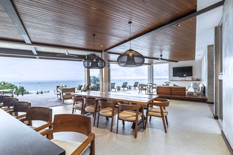 Casa de Lujo en Venta en Maramar, Santa Teresa – Vistas Panorámicas al Océano