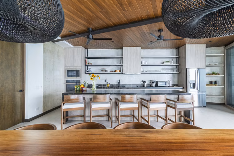 Casa de Lujo en Venta en Maramar, Santa Teresa – Vistas Panorámicas al Océano