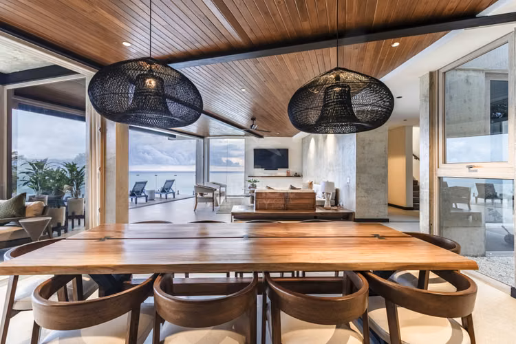 Casa de Lujo en Venta en Maramar, Santa Teresa – Vistas Panorámicas al Océano