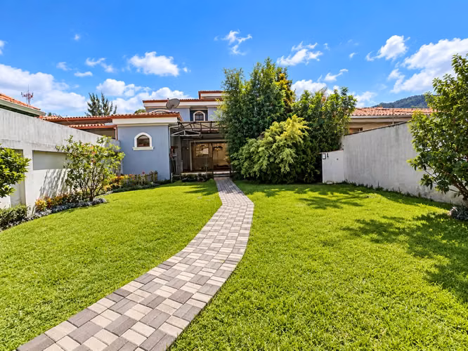 Venta de Casa de Lujo en Condominio, Cartago San Isidro Precio Rebajado - Imagen 3