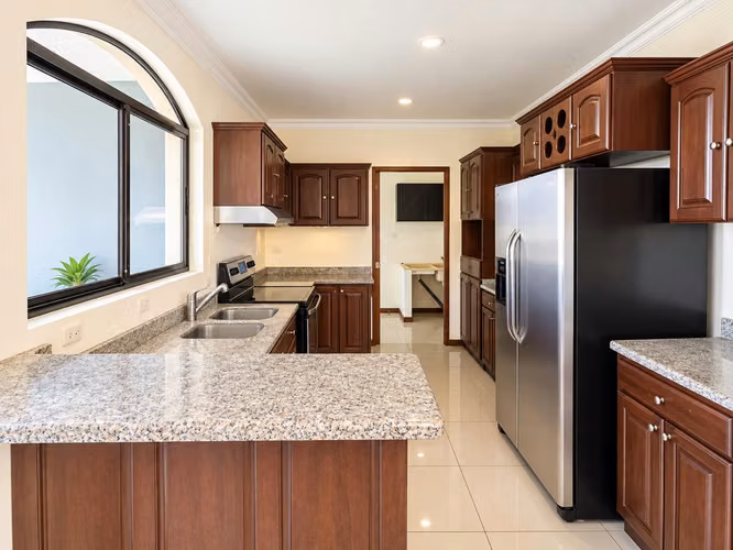 Venta de Casa de Lujo en Condominio, Cartago San Isidro Precio Rebajado - Imagen 4