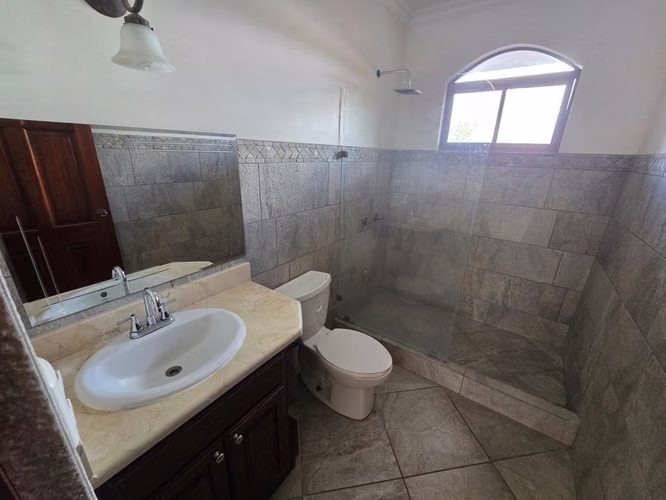 Venta de Casa de Lujo en Condominio, Cartago San Isidro Precio Rebajado - Imagen 10