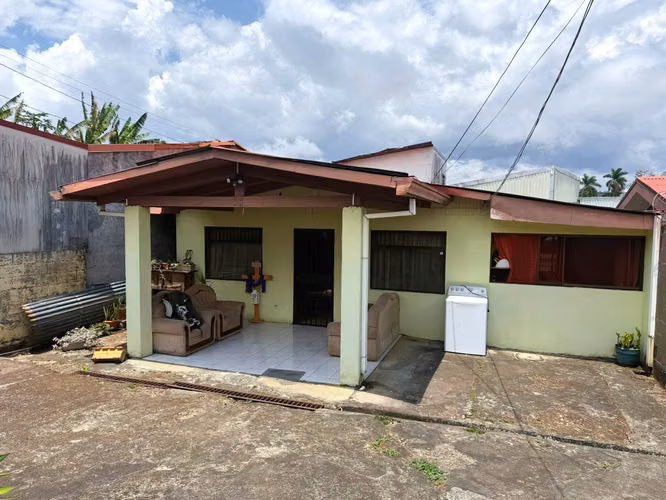 Se vende casa en Palmares Esquipulas muy céntrica, calle principal - Imagen 13