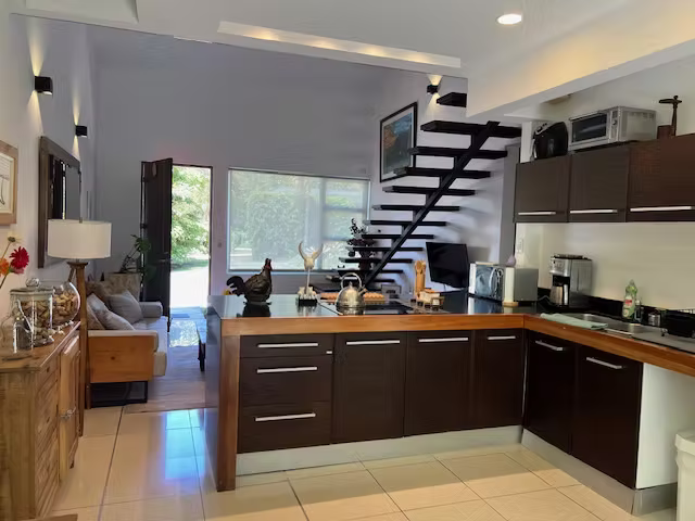 Turn Key LOFT: 2 hab y jardín. EXC DEAL! - Imagen 4