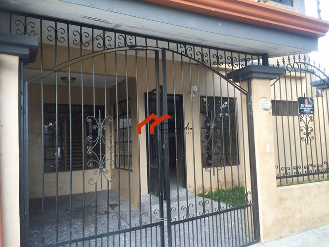 Venta de casa de 2 plantas en Urb Lomas del Sur, Caballo Blanco, Cartago, Costa Rica