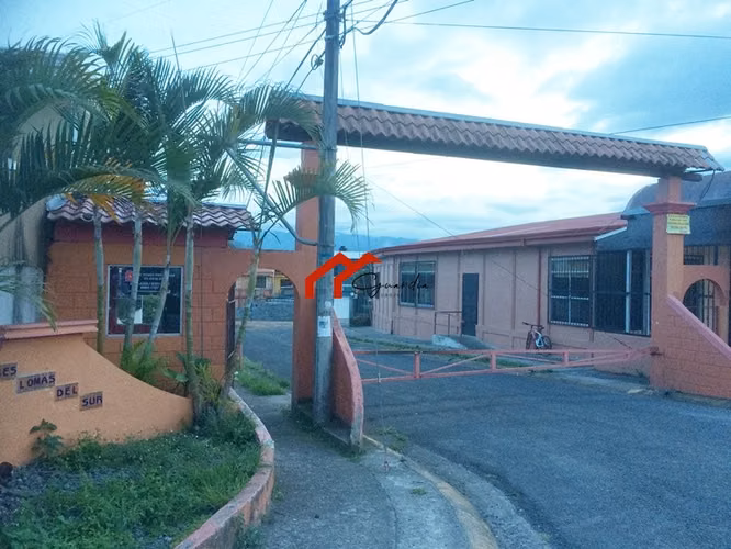 Venta de casa de 2 plantas en Urb Lomas del Sur, Caballo Blanco, Cartago, Costa Rica