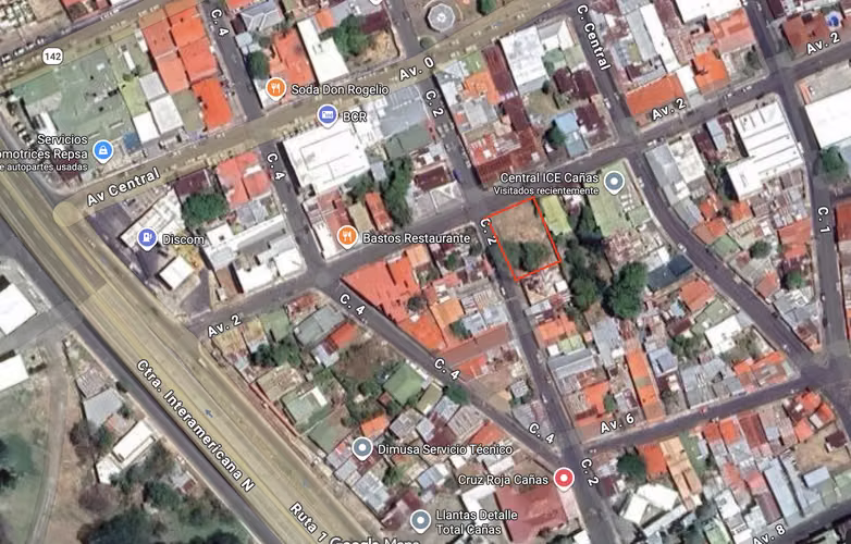 Lote Esquinero Comercial y Residencial a 100 m del Parque de Cañas