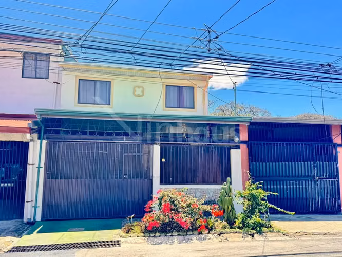 Id 42264 Hermosa casa con habitación en planta baja en zona Residencial