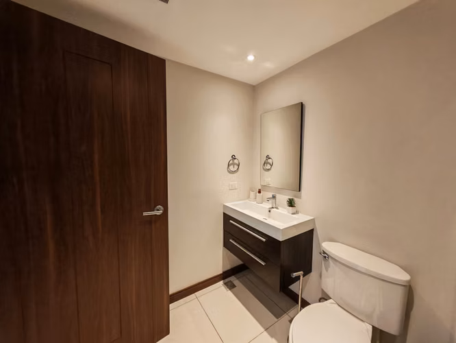 VENTA DE APARTAMENTO AMUEBLADO EN AZENZA TOWER, LA URUCA