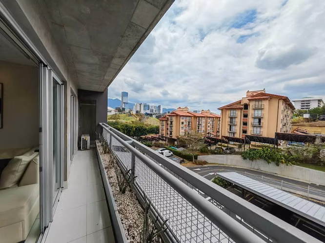 VENTA DE APARTAMENTO AMUEBLADO EN AZENZA TOWER, LA URUCA