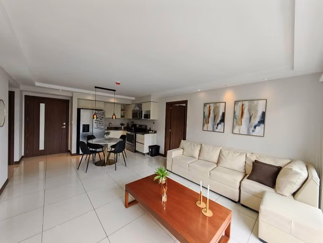 VENTA DE APARTAMENTO AMUEBLADO EN AZENZA TOWER, LA URUCA