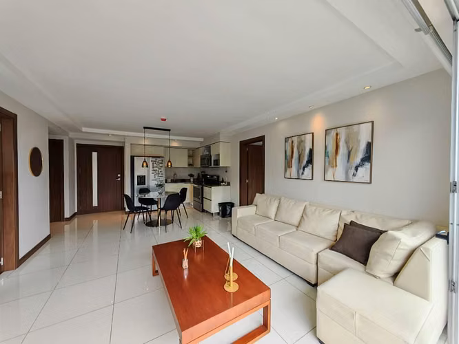VENTA DE APARTAMENTO AMUEBLADO EN AZENZA TOWER, LA URUCA
