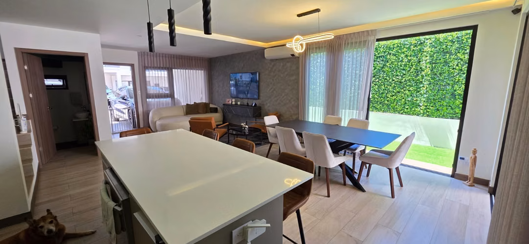 VENTA Casa Santa Ana Urbano + Línea Blanca