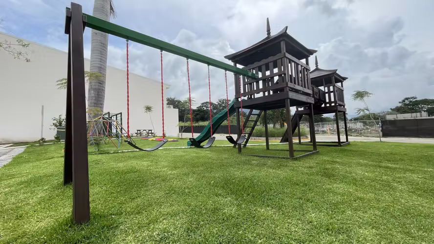 VENTA Casa Santa Ana Urbano + Línea Blanca