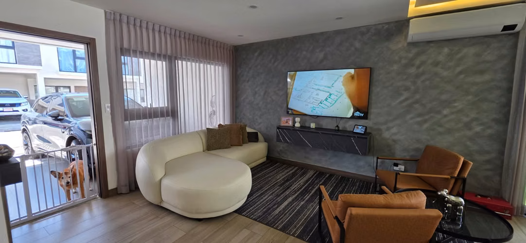 VENTA Casa Santa Ana Urbano + Línea Blanca