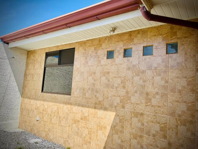 SE VENDE PRECIOSA CASA ,Recién remodelada en Alajuela