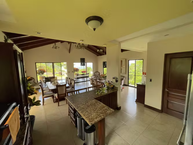 Masterpiece en Piedades: Quinta Privada con 7 Cabañas Generando Ingresos - Imagen 6