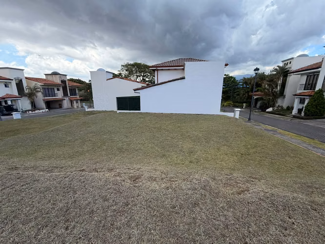 Lote exclusivo en Santo Domingo de Heredia - Imagen 2
