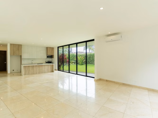 VENTA DE CASA EN VALLE DEL SOL DE UN NIVEL