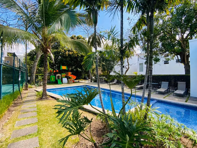 SANTA ANA! MODERNA CASA de 3NIVELES/ 4HAB/4.5 BAÑOS Y 2 TERRAZAS - Imagen 19